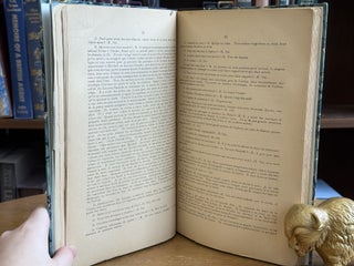 La reine vs. Louis Riel, accusé et convaincu du crime de haute trahison: rapport, procès à Régina - appel à la cour du banc de la Reine, Manitoba - appel au conseil privé, Angleterre - pétition pour l'examen du condamné par des médecins-experts - liste des pétitions pour la commutation de la sentence